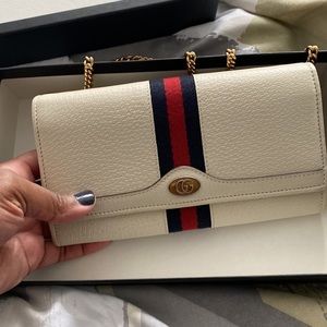 Crossbody purse